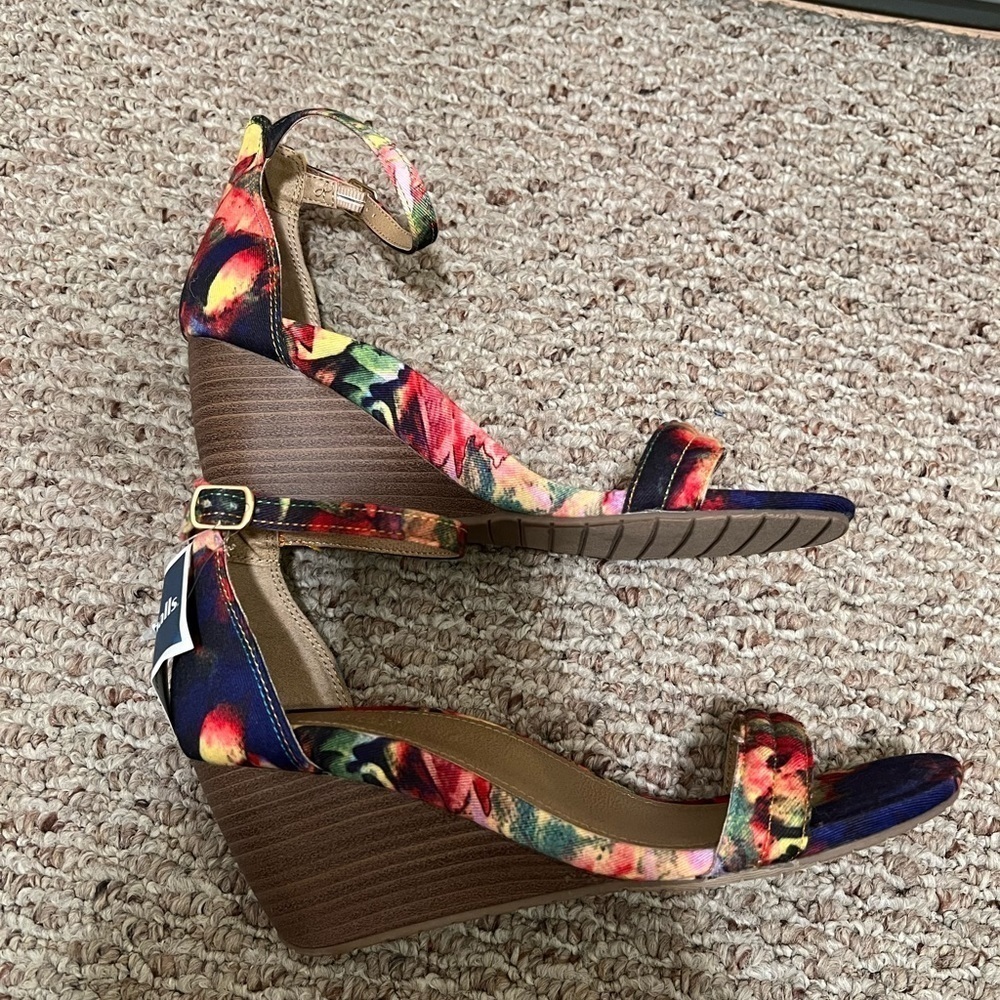 New Reaction by Kenneth Cole sandals
